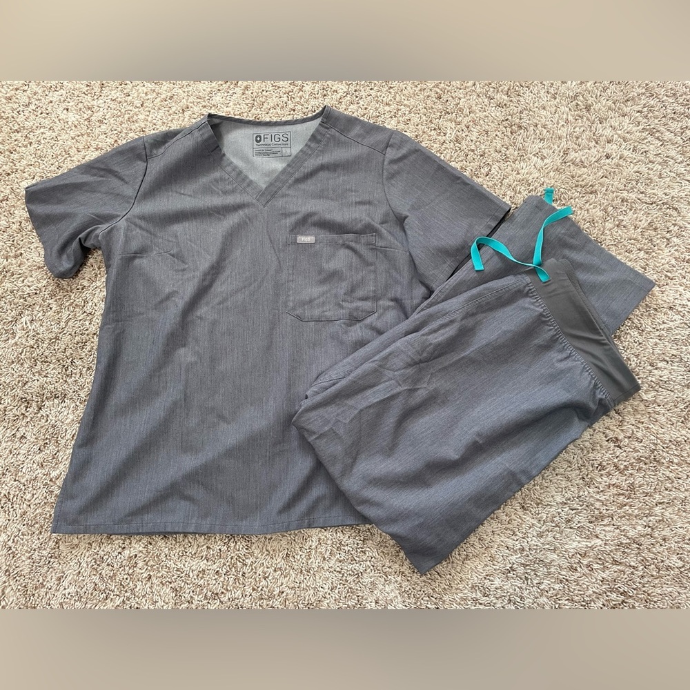 Figs Scrub Set Graphite women’s Large top and large petite pants